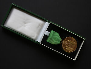 Goldene Medaille am Grünen Band des Deutschen Schützenbundes im Etui