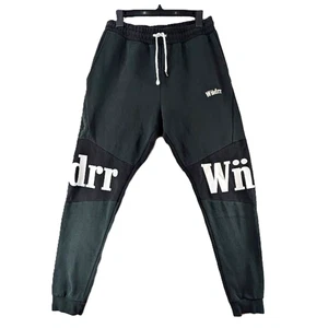 WNDRR Jogginghose Herren Gr. M grün schwarz Kordelzug Sweatpants Logo Spellout - Bild 1 von 10
