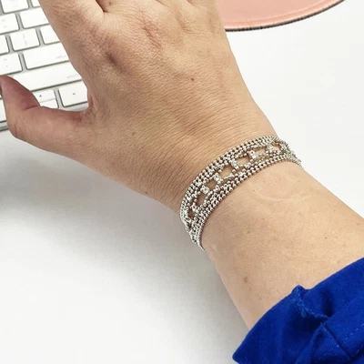 Pulsera Givenchy Vintage Delicada Patrón de Encaje Plata y Cristal Foto 1 de 4