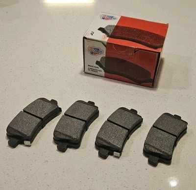 Juego de pastillas de freno traseras Buick/Cadillac/Chevrolet 2010-2020 - CarQuest - NAD1430 Foto 1 de 4