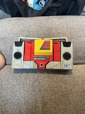 Vintage 1984 Transformers G1 Cassette Blaster Takara Hasbro WITHOUT cassette - Image 1 of 4