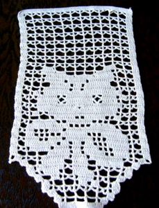 Vintage Doly hand crochet lace with cat with bow picture Granny decor rustic - Picture 1 of 3