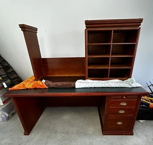 Premium Solid Wood With Green Leather - Picture 1 of 1