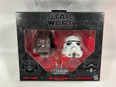 Cascos Star Wars Titanium Series 03 Darth Vader/Stormtrooper NUEVO/SIN SELLAR Foto 1 de 3