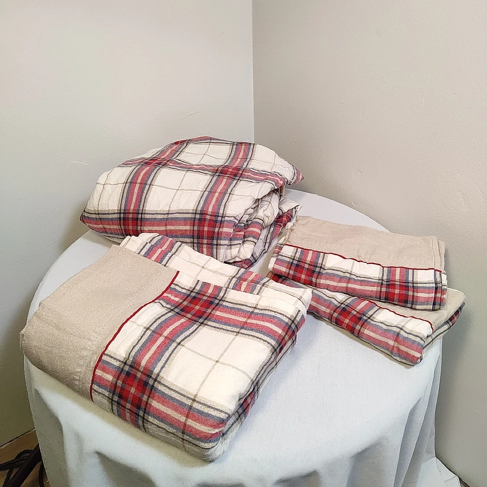 Juego de 4 sábanas de franela Mainstays completamente planas 85"x100" a cuadros con 2 almohadas estándar  Foto 1 de 4