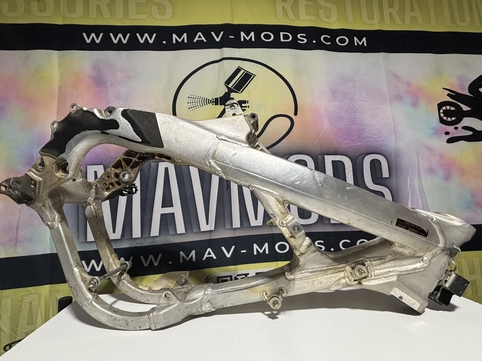 Cuadro Honda CRF 250R CRF250R 2005 OEM usado 2004-2009 Foto 1 de 4