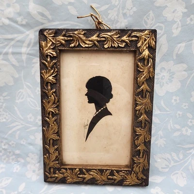 Marco de madera antiguo ornamentado hoja elevada relieve de yeso tallado dorado Foto 1 de 4