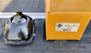 Genuine INTERNATIONAL Navistar 1686721C91 HEAD LIGHT And Bucket ASSEMBLY USA - Picture 1 of 2