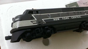 Hallmark New York Central Engine #2333 Lionel Replica Model & Display Platform  - Bild 1 von 12