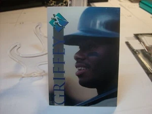 1995 PKK Products Ken Griffey Jr. #8 - Ken Griffey Jr. - Seattle Mariners 95-036 - Foto 1 di 2