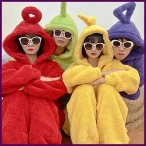 Costume Tele Baby Tubbies Morbido Maniche Lunghe Pezzo Pigiama Costume Lala Home Clo - Foto 1 di 28