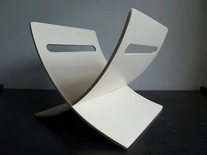 White Wooden Magazine Rack Book Holder Retro Design Coffee Table Organiser - Picture 1 of 12