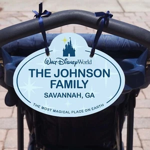 Etiqueta con nombre personalizada para cochecito y scooter Disney - Letrero de identificación familiar personalizado parques - Imagen 1 de 12
