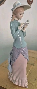 LLADRO Woman Girl Reading Book Figurine #5000 Retired - Picture 1 of 4