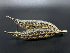 VINTAGE GOLD TONE BROOCH PIN CLEAR RHINESTONES - Picture 1 of 7