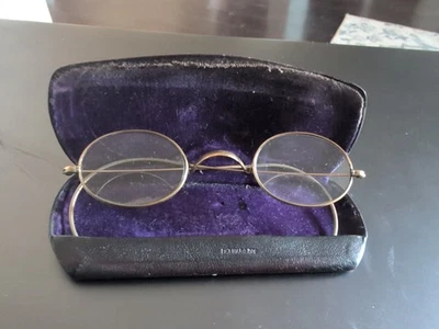 ANTIGUAS GAFAS Y ESTUCHE CON MARCO DE ALAMBRE  Foto 1 de 4