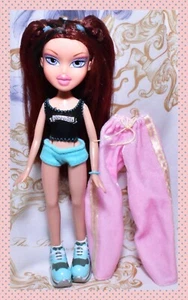 Bratz De Colección MGA Play Sportz Teamz Fútbol Fútbol Roxxi Muñeca Ropa rediseñada Y2K - Imagen 1 de 12
