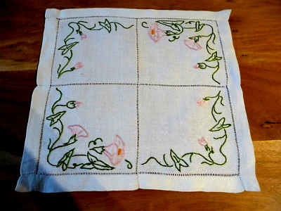 Linge ancien napperon lin blanc  brodé de liserons et jours ( 19 ) - Photo 1/4