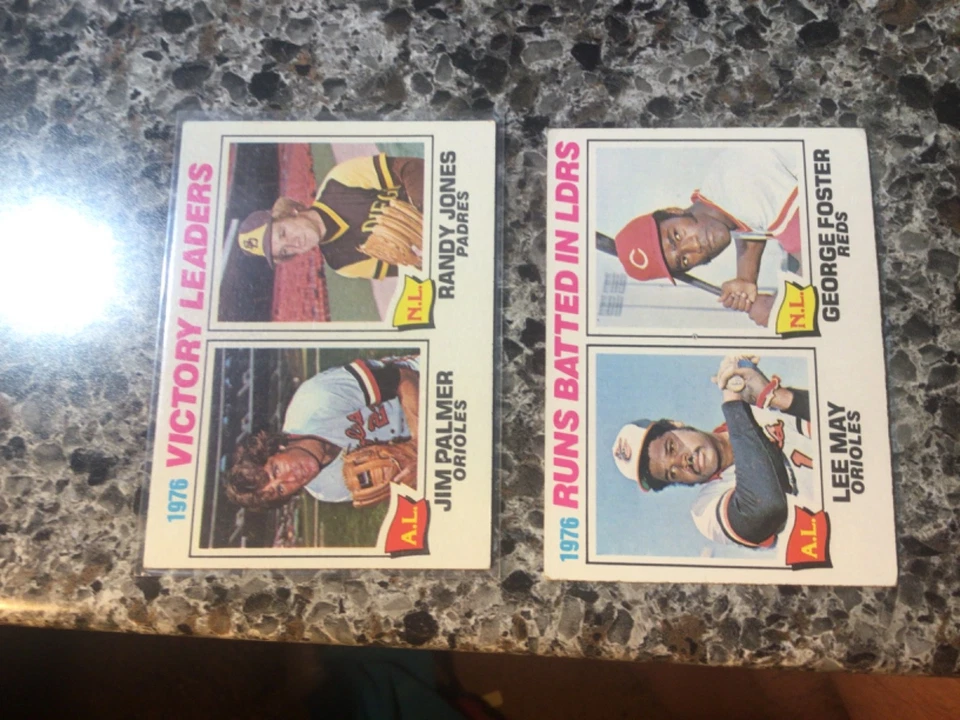 U-Pick 1977 Topps baseball 1-220 commons/stars/RC  - YOU PICK ANY CARD(S) - Image 1 of 1