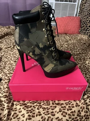 Botines de aguja con cordones Shoedazzle Jacelyn camuflaje militar talla EE. UU. 12 Foto 1 de 4
