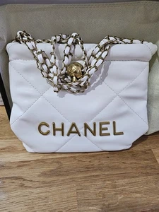 Brand New in Box Gold And White Colour Hand Bag - Picture 1 of 9