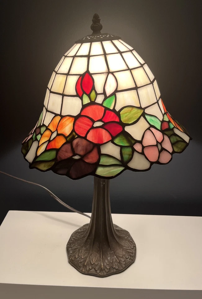 Dale Tiffany Vintage Stained/Slag Glass Table Lamp  Floral Desk Light 20” - Image 1 of 4