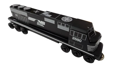 Wooden Whittle Shortline Railroad NORFOLK SOUTHERN 2580 SD70 DIESEL ENGINE - Image 1 of 4