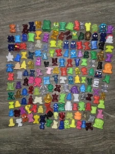 gogos crazy bones Konvolut 168 Figuren Spielzeug - Bild 1 von 7