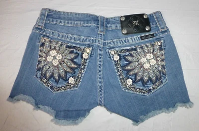 Pantalones Cortos Miss Me JP5721H2 Denim Embellecidos Flores Bolsillos 27 Foto 1 de 4