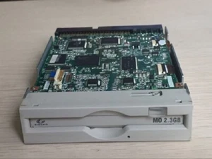 Lecteur optique interne 2,3 Go SCSI 3,5 POUCES Fujitsu MCJ3230SS - Photo 1/1