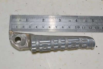 Yamaha FZR 600 Passenger Pillion Footpeg DIREITA 1HX-27441-00-00 1989-1999 - Imagem 1 de 3