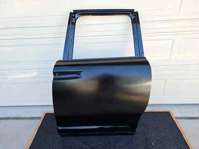 Carcasa puerta trasera izquierda Rolls Royce Cullinan OEM 2019 2020 2021 2022 2023 Foto 1 de 4