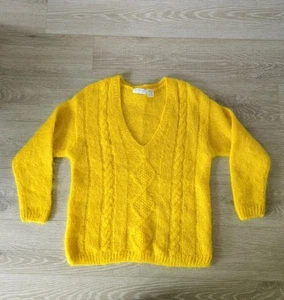 Liz Claiborne Sun Yellow Wool Blend Cable Hand Knit Vintage V-neck Sweater M - Picture 1 of 12