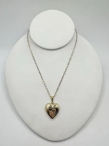 Collana catena fermacarte vintage tono oro medaglione cuore 24 pollici tenuta non firmata leggi - Foto 1 di 12