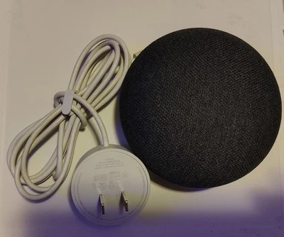 Mini altavoz inteligente Google Home - carbón (1ª generación) con adaptador de corriente Foto 1 de 4