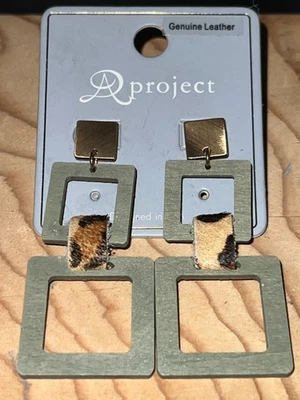 Pendientes Cuadrados Madera Verde Estampado Leopardo Cuero Genuino Nuevo Con Etiquetas Vinculados A PROYECT Foto 1 de 3