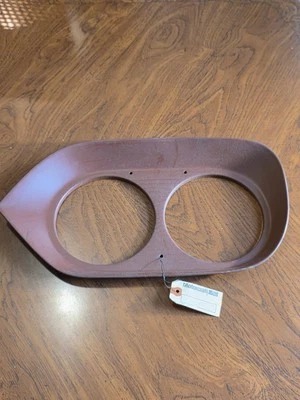 Moldura para farol NOS FORD C0TZ-13064-A 1960 F100 F250 F350 RH - Imagem 1 de 4