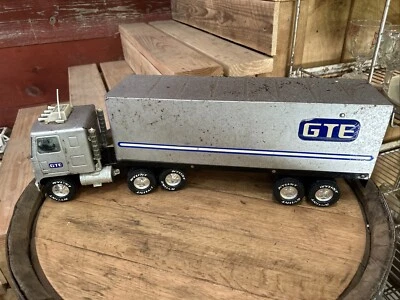 70s Vintage Nylint Cadet GMC 18-Wheeler Pressed Steel Semi Truck, GTE Silver 913 - Image 1 of 4