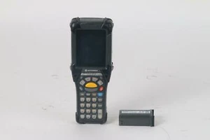 Scanner de codes-barres portable Motorola Symbol MC9090-K MC90-KU0HJAFA6WR - Photo 1 sur 4