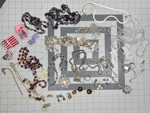 Lotto bigiotteria oltre 1 libbra mix vintage a moderno collane orecchini spille bracciale - Foto 1 di 24
