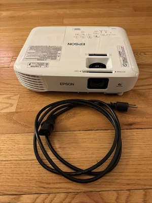 Epson Home Cinema 760HD Projector (H848A) - Image 1 of 4