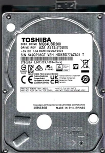 MQ04UBD200 HDKBD77AZA31 T REV: AZA AE12/JT0B0U 2TB MAY 2024 PHILIPPINES TOSHIBA - Afbeelding 1 van 3