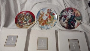 Lot Of 12 Christmas Porcelain PlatesAvon - Picture 1 of 5