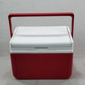 Coleman Klappdeckel 5205 Rot 5 Quart Persönliche Mini Kühlbox Brotdose Eistruhe Hergestellt in den USA - Bild 1 von 11