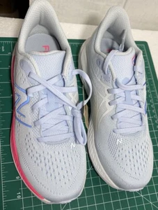 New Balance Fresh Foamv860v13 Big Kids Sz5 GO860P13 Pink & Blue New In Box - Picture 1 of 21