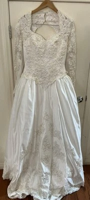 *NUEVO CON ETIQUETAS* VESTIDO DE NOVIA VINTAGE MOONLIGHT de CAROLE HAI con cuentas acento de encaje talla 12 Foto 1 de 4