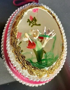 Handcrafted Vntg Real Egg Sprintime Easter Diorama Floral 2.5" Sugared Hanging - Picture 1 of 10