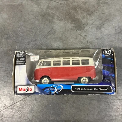 2011 Maisto Special Edition 1:25 Die Cast Metal Volkswagen Van Samba Red & White - Image 1 of 4