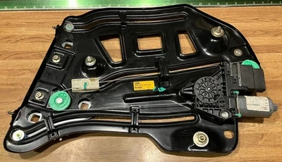 03-09 AUDI A4 Convertible Ventana Regulador DERECHO Trasero Cabrio GENUINO 8H08398 Foto 1 de 4