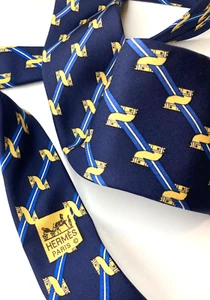 HERMES CRAVATTA VINTAGE TESTA DI CAVALLO EQUITAZIONE CASTELLO STRISCIA FASCIA ALTA FRANCIA BLU GIALLO - Foto 1 di 13